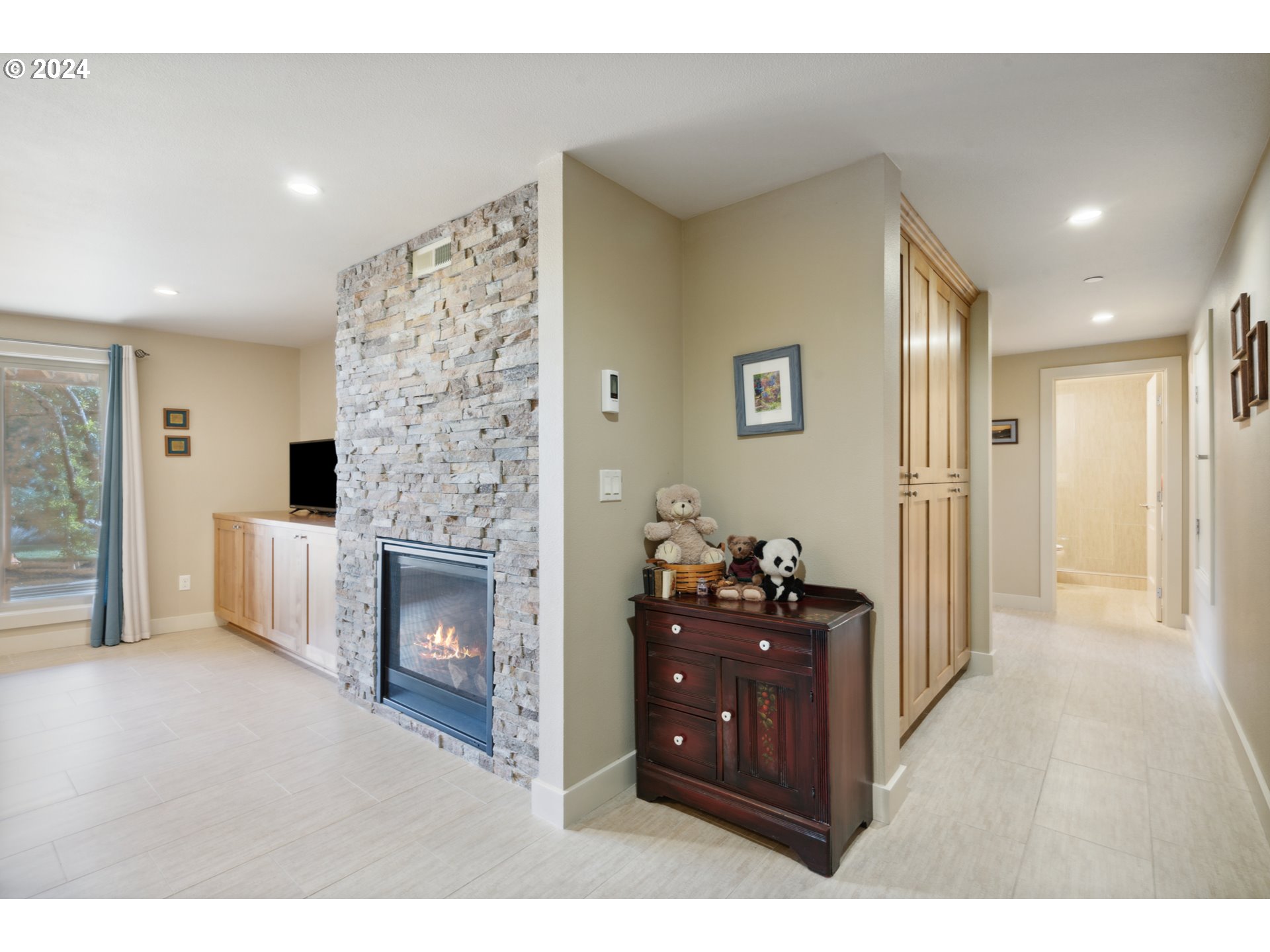 6715 SE RIVERSIDE LN