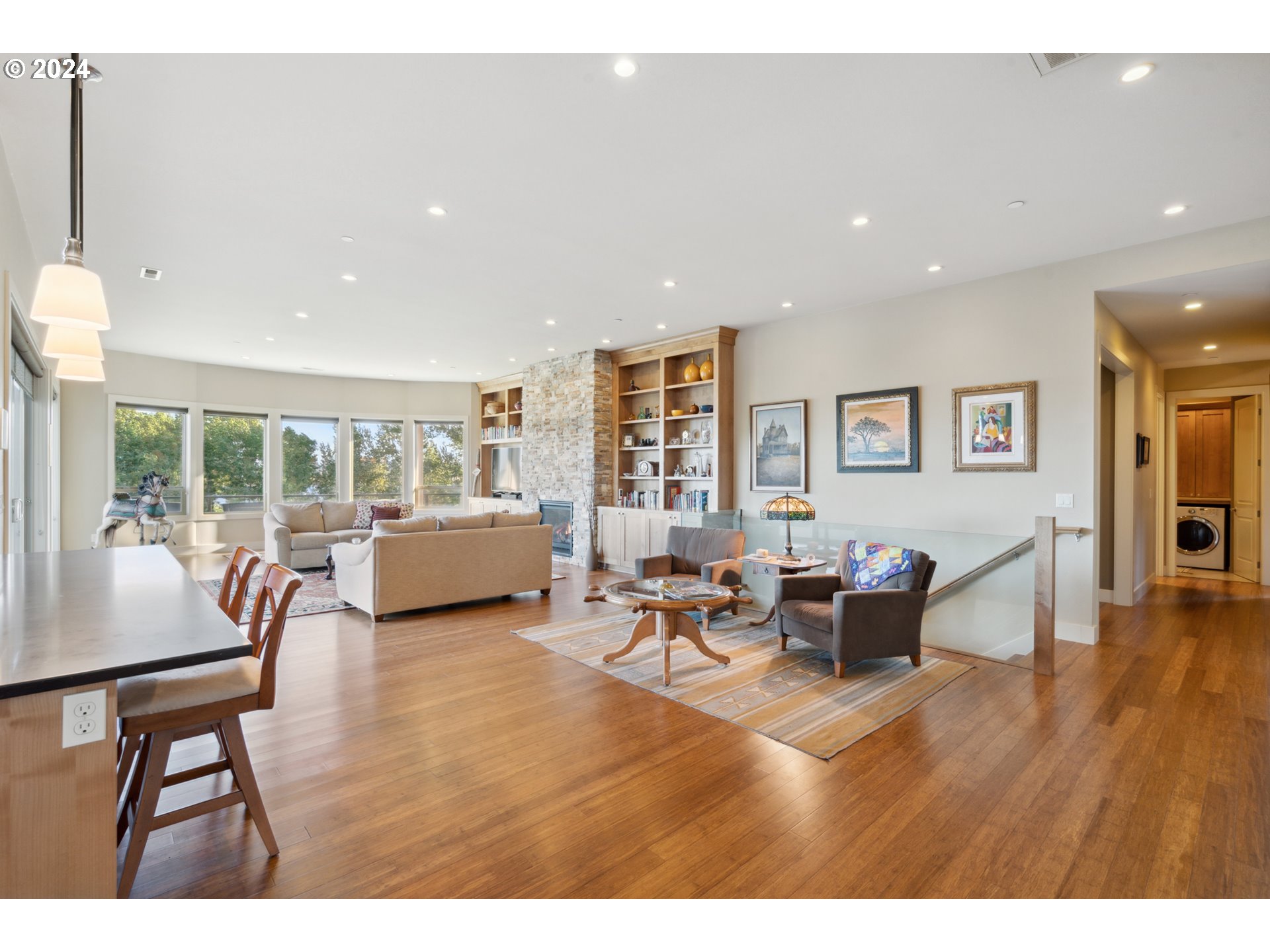 6715 SE RIVERSIDE LN