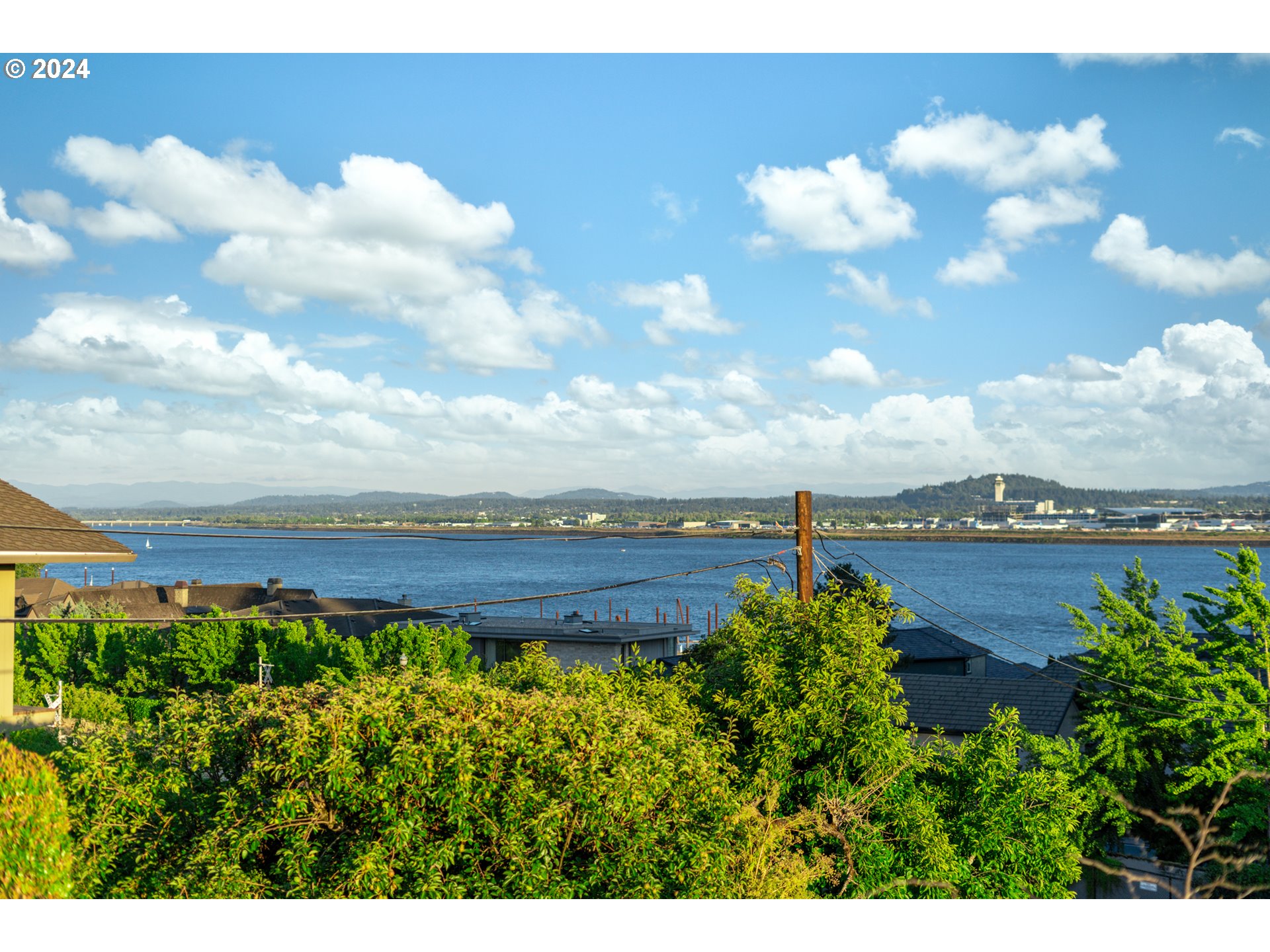 6715 SE RIVERSIDE LN