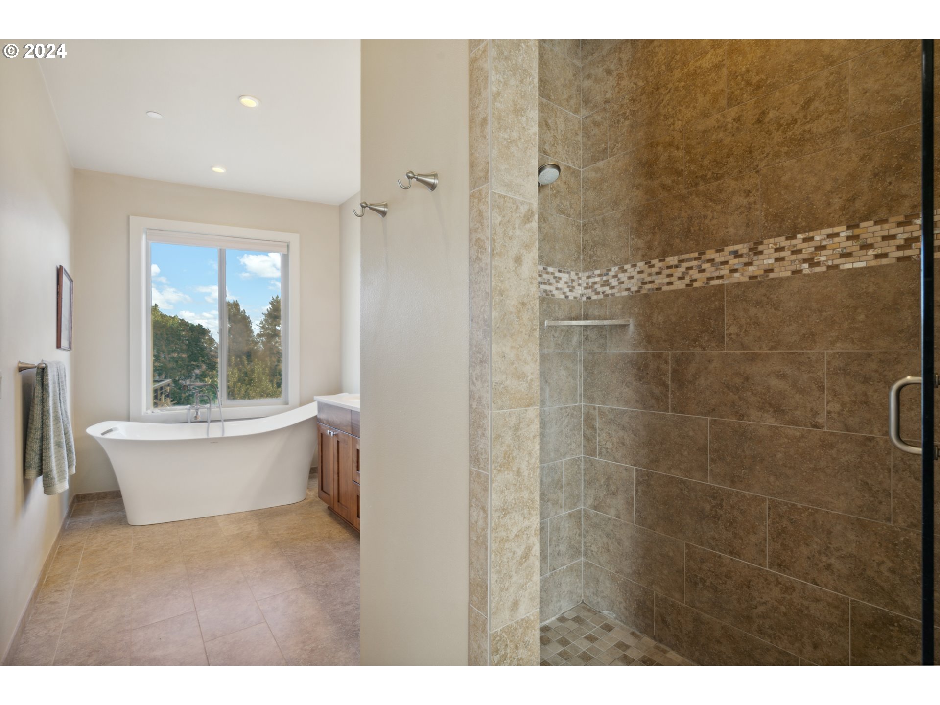 6715 SE RIVERSIDE LN