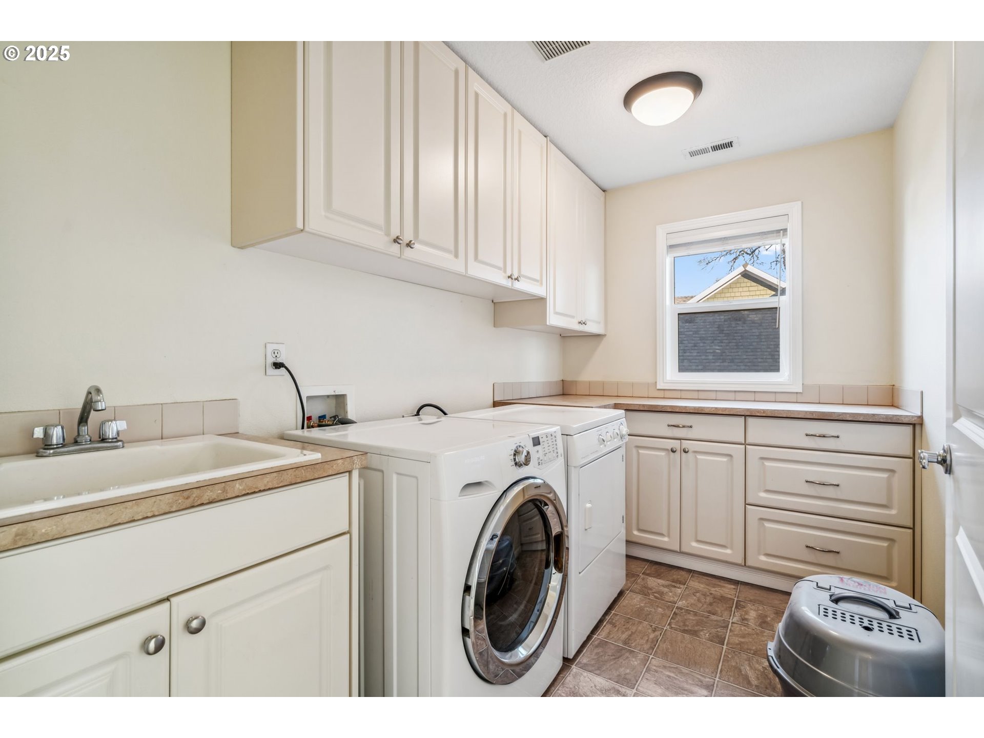 16570 SE Anna Eve DR