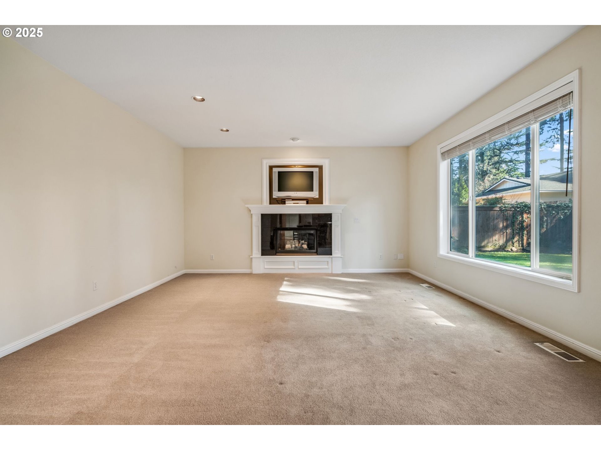 16570 SE Anna Eve DR