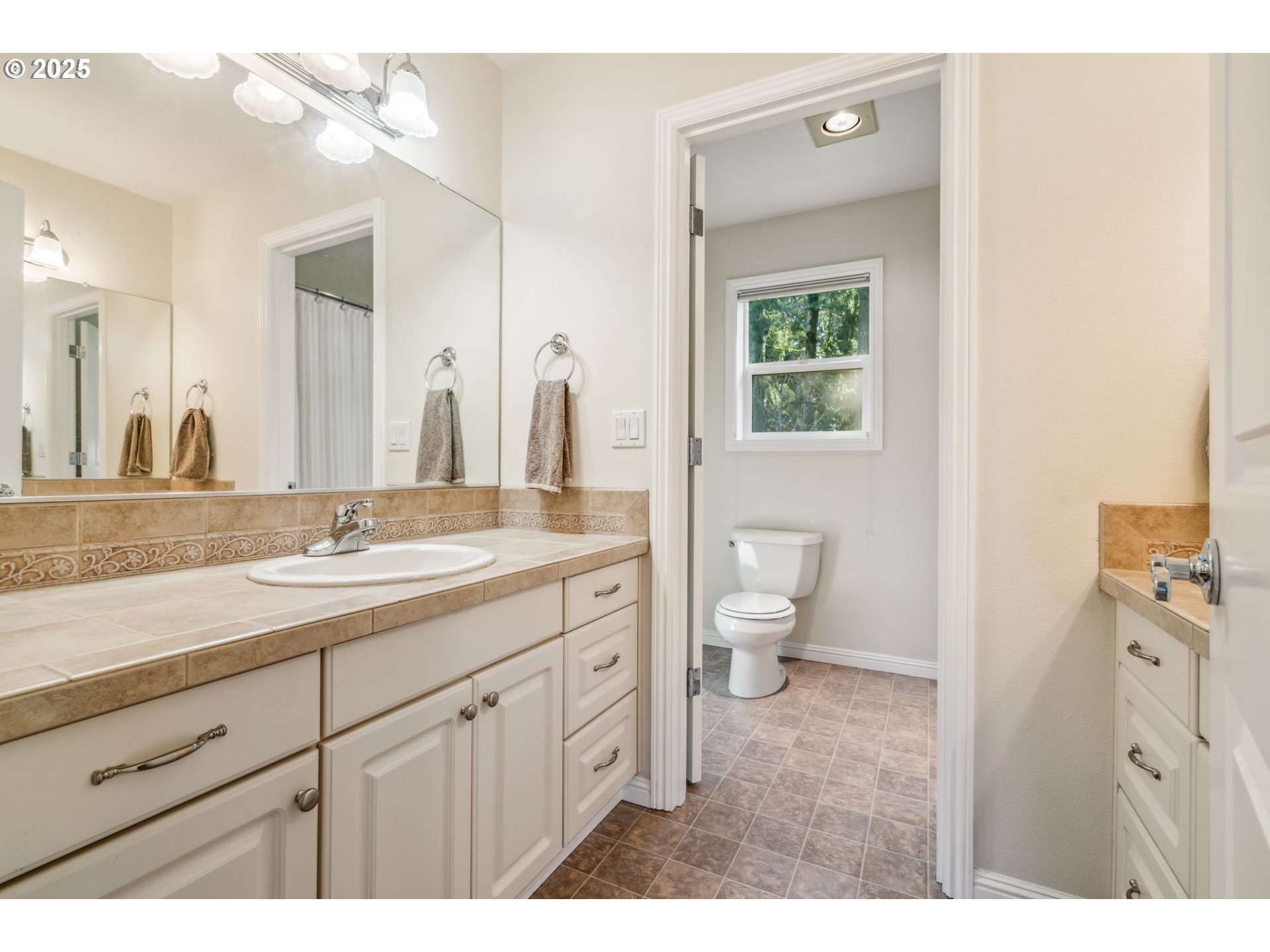 16570 SE Anna Eve DR