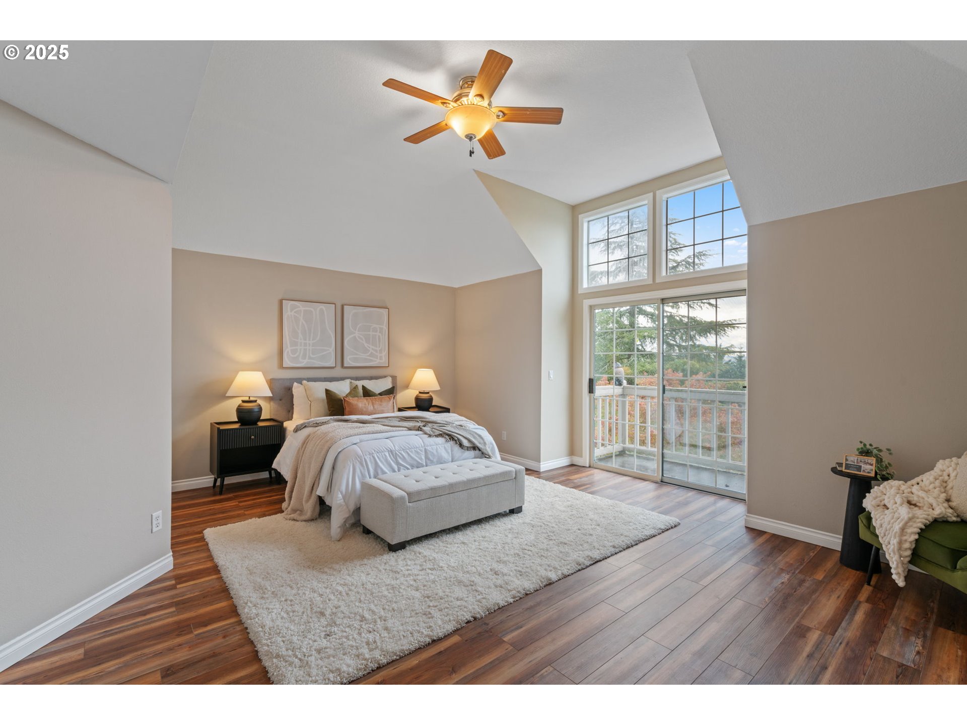 1808 HALL CT