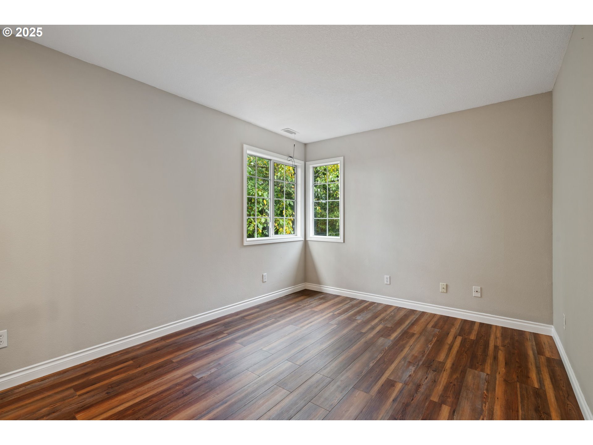 1808 HALL CT
