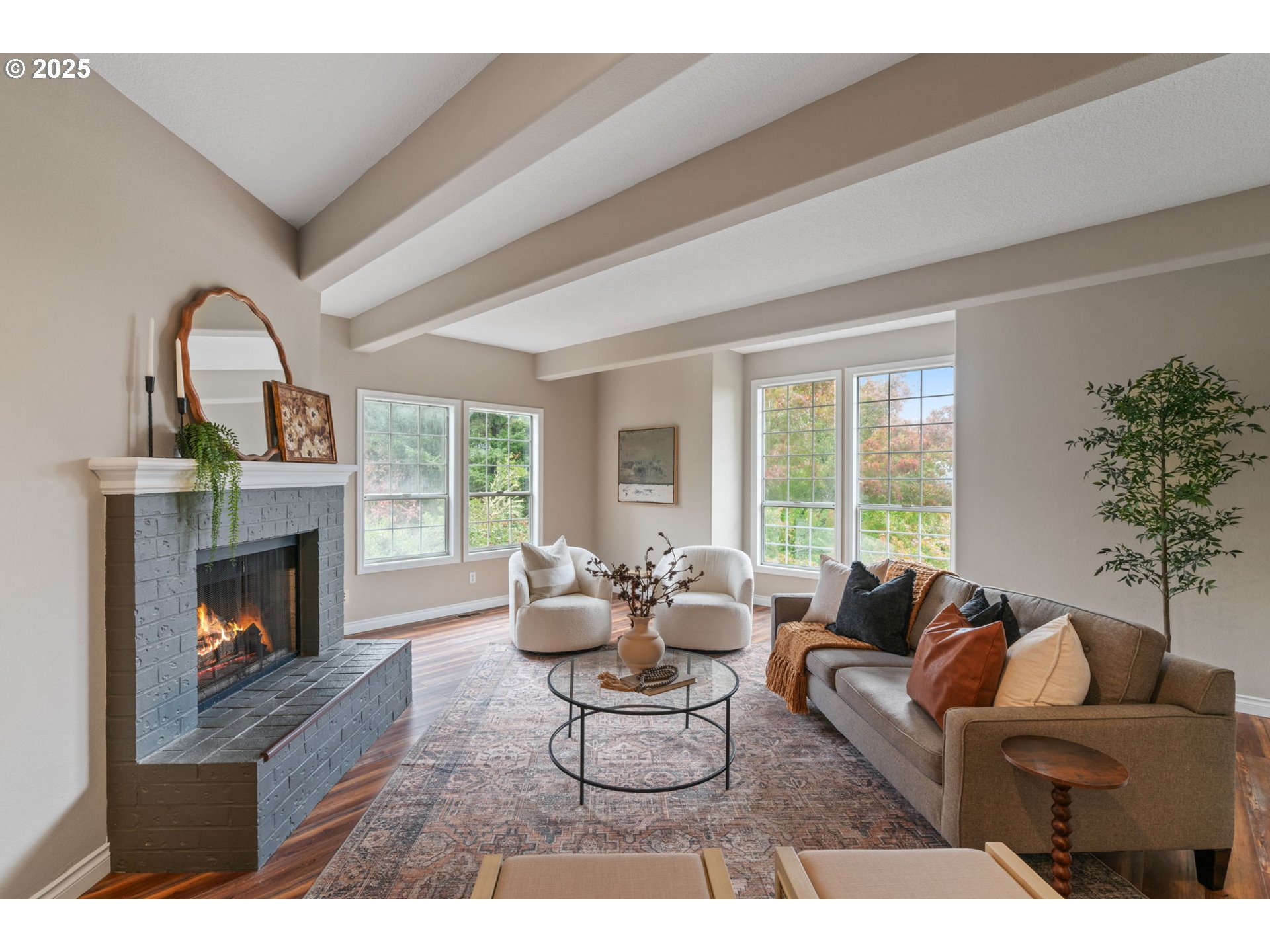 1808 HALL CT