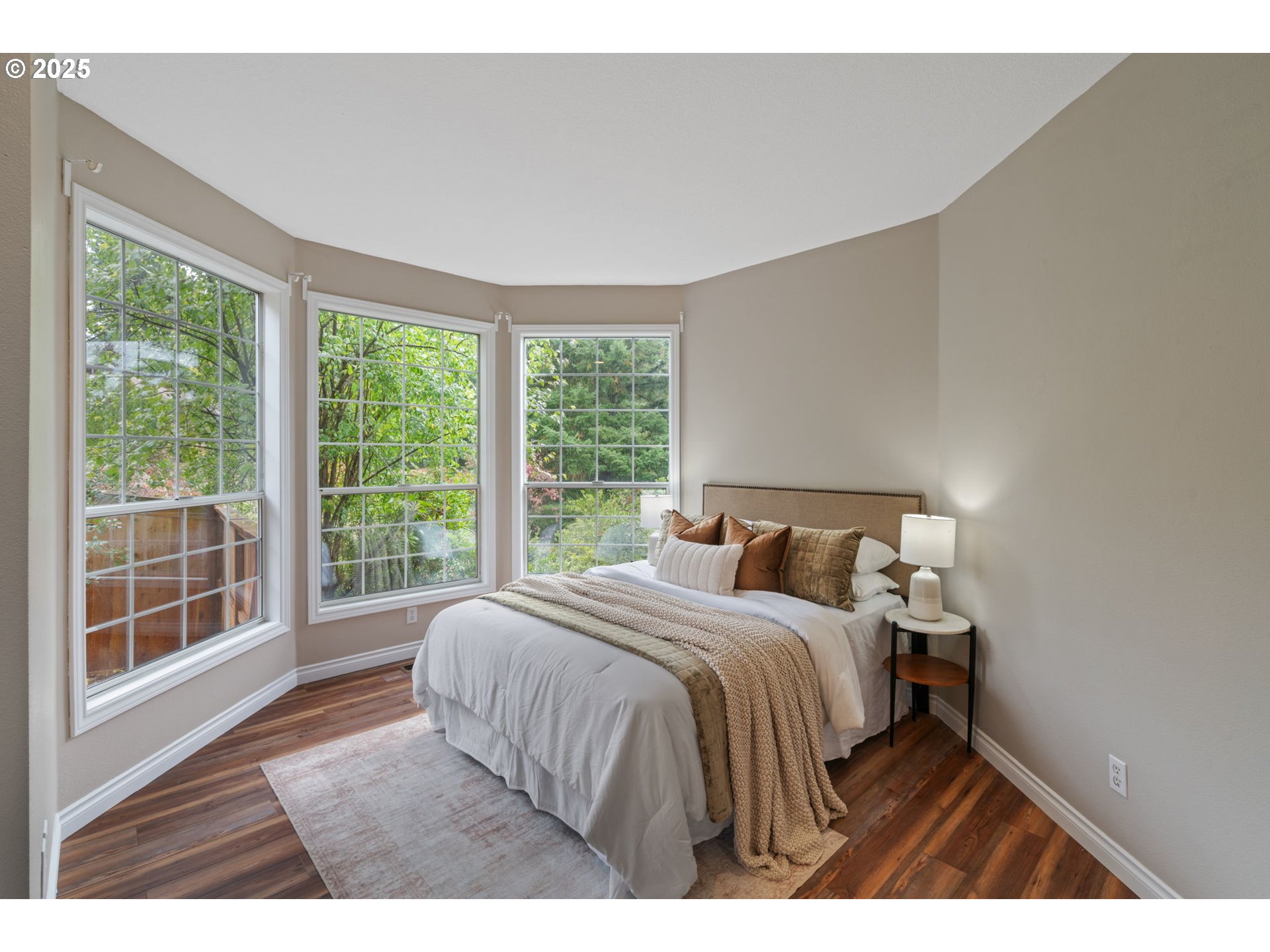 1808 HALL CT