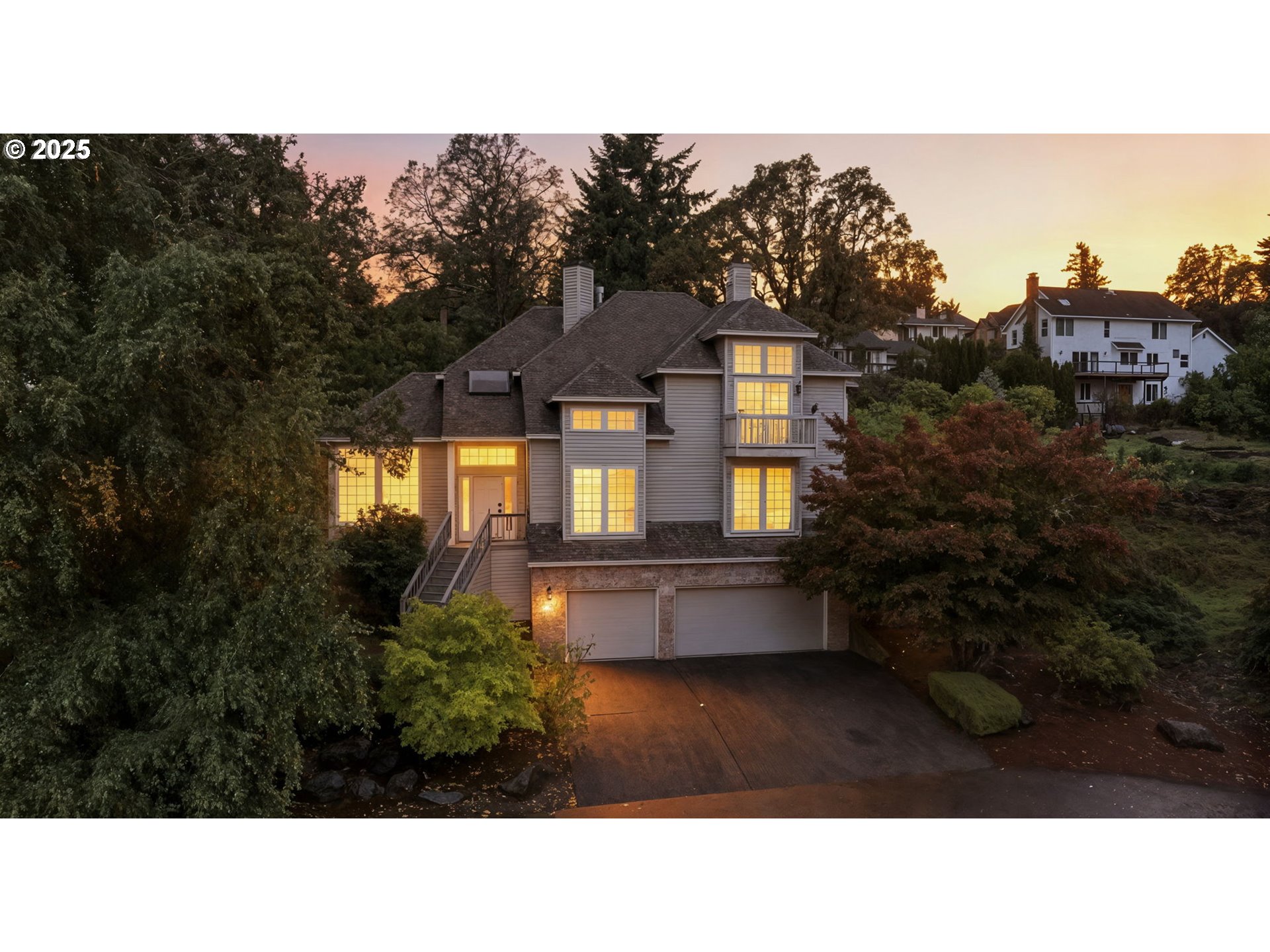 1808 HALL CT