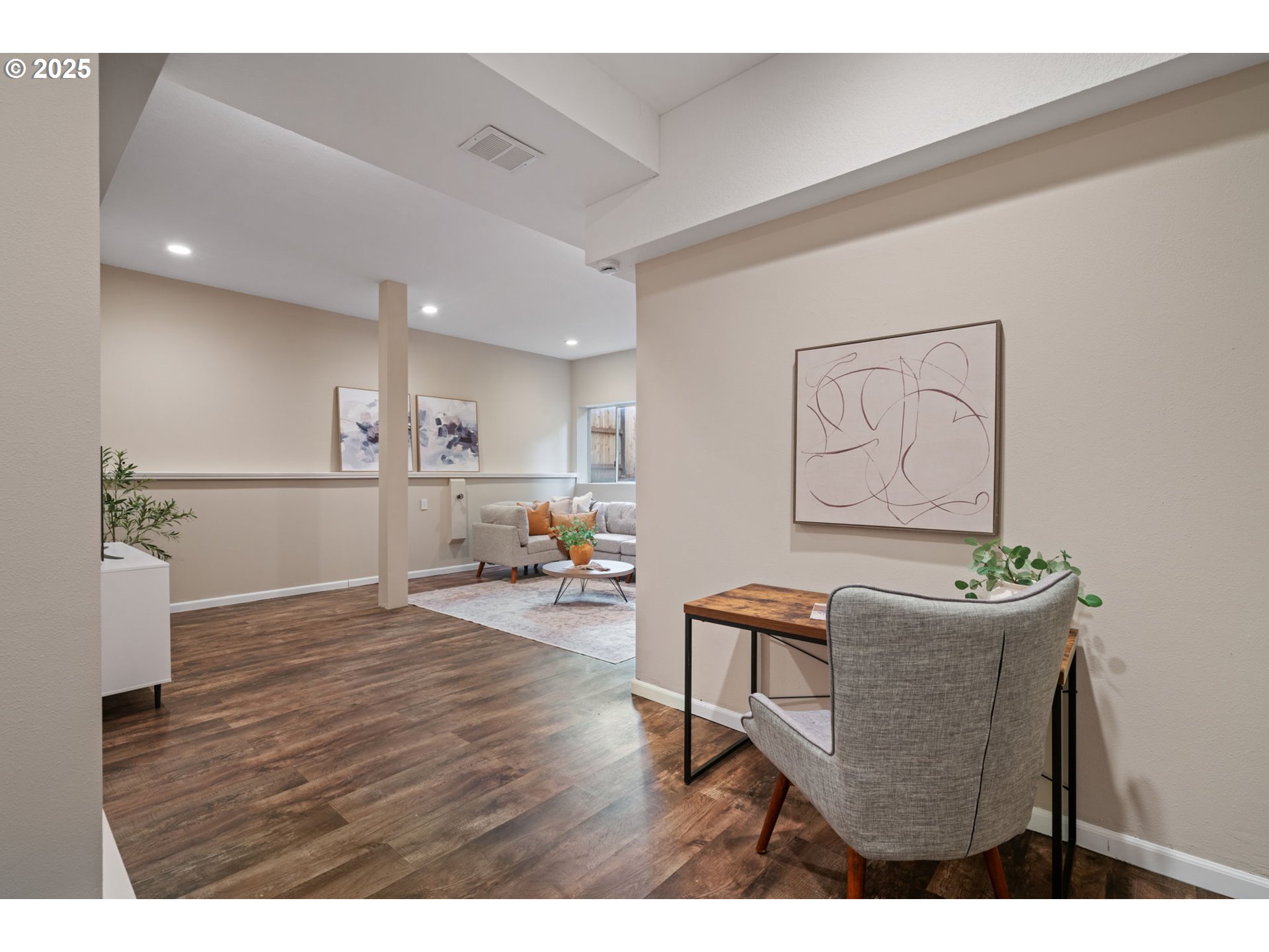 1808 HALL CT