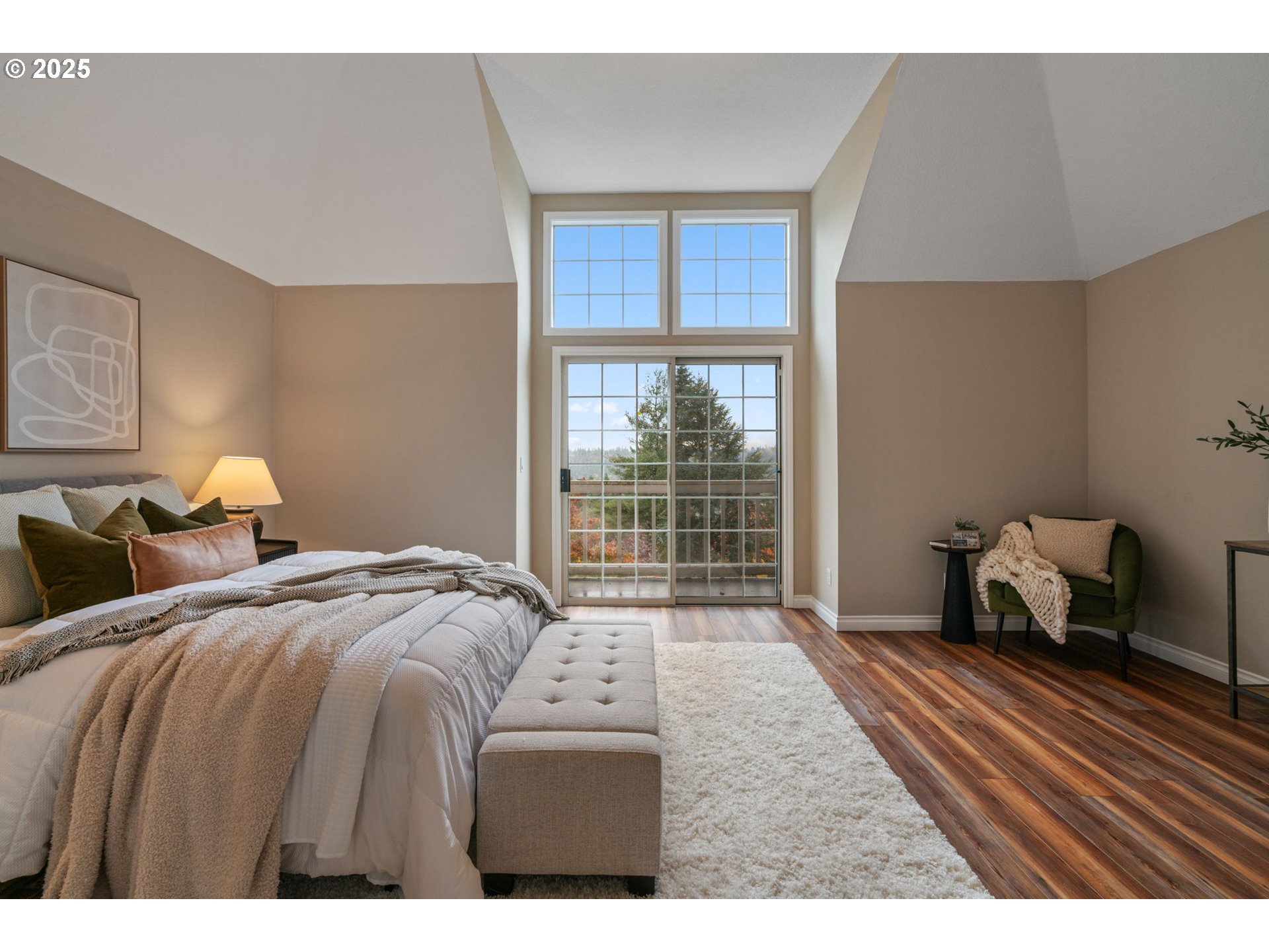 1808 HALL CT