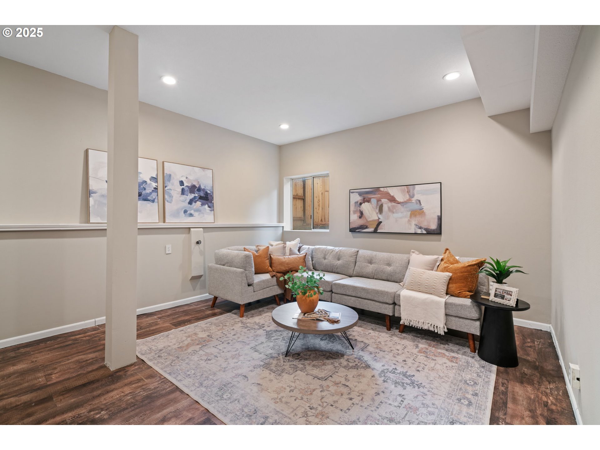 1808 HALL CT