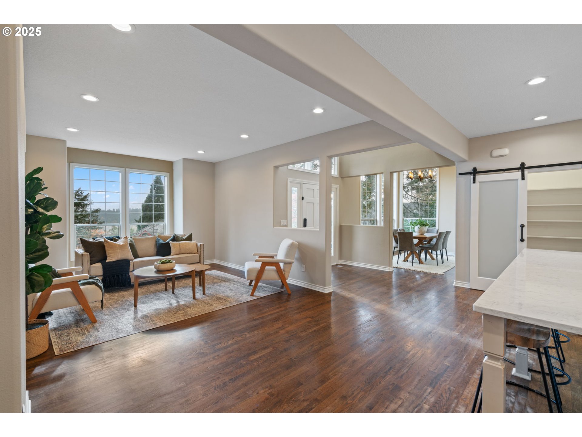 1808 HALL CT