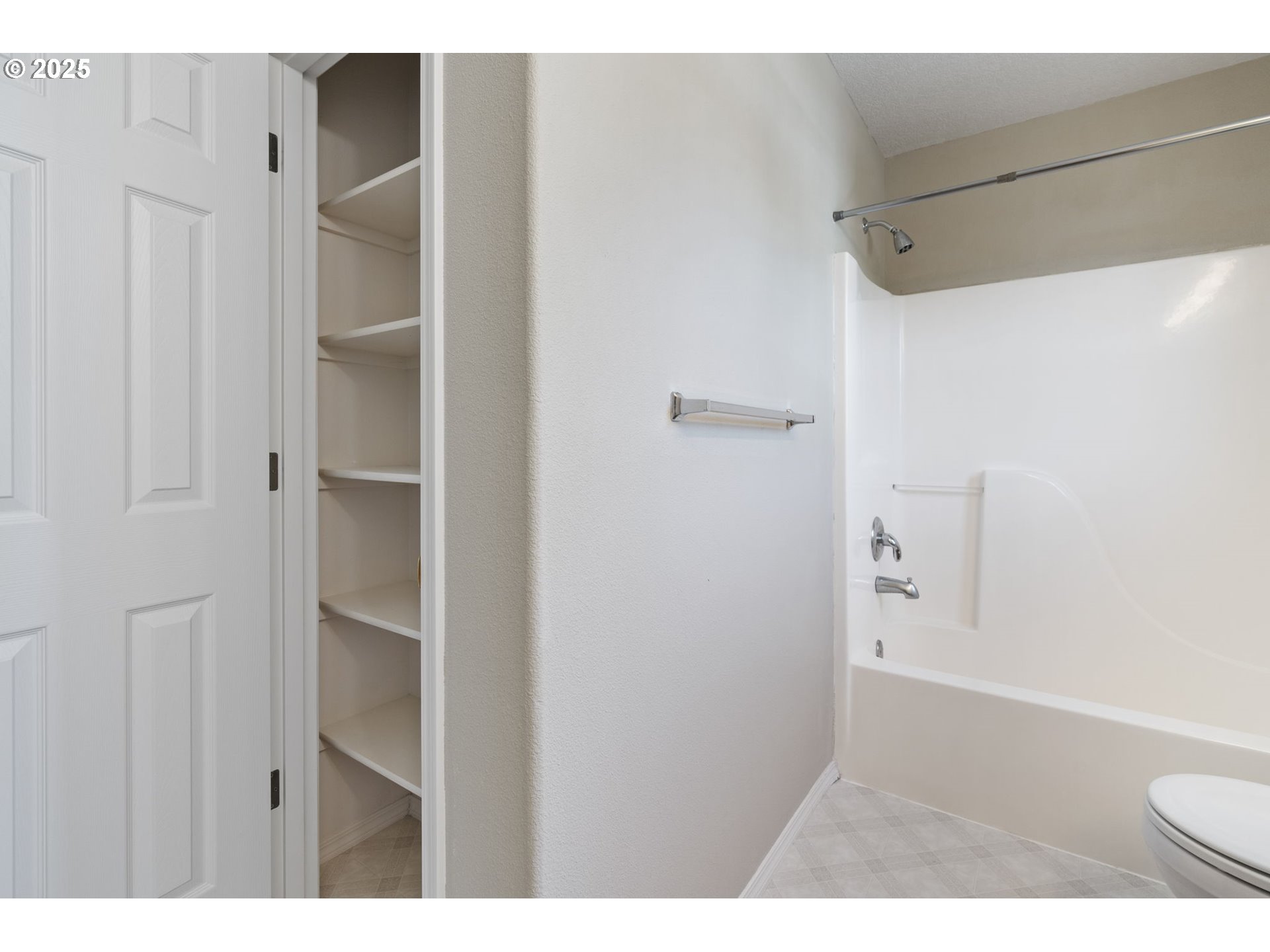 6577 NW MCGREGOR TER