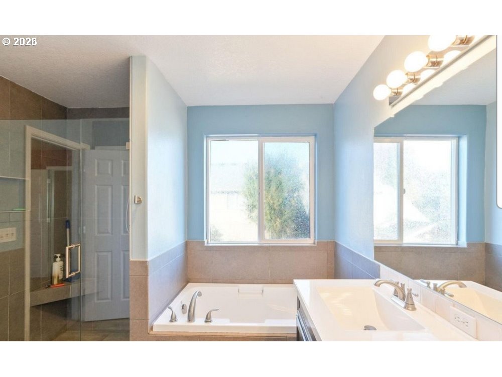 216 CHURCHILL DOWNS ST SE