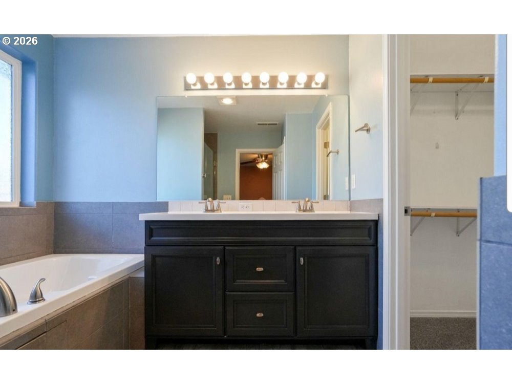 216 CHURCHILL DOWNS ST SE