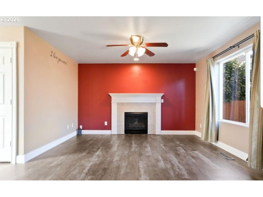 216 CHURCHILL DOWNS ST SE