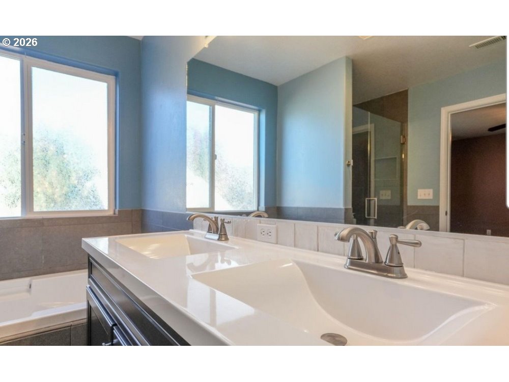 216 CHURCHILL DOWNS ST SE