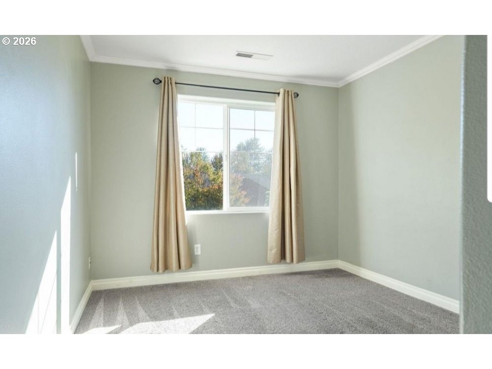 216 CHURCHILL DOWNS ST SE