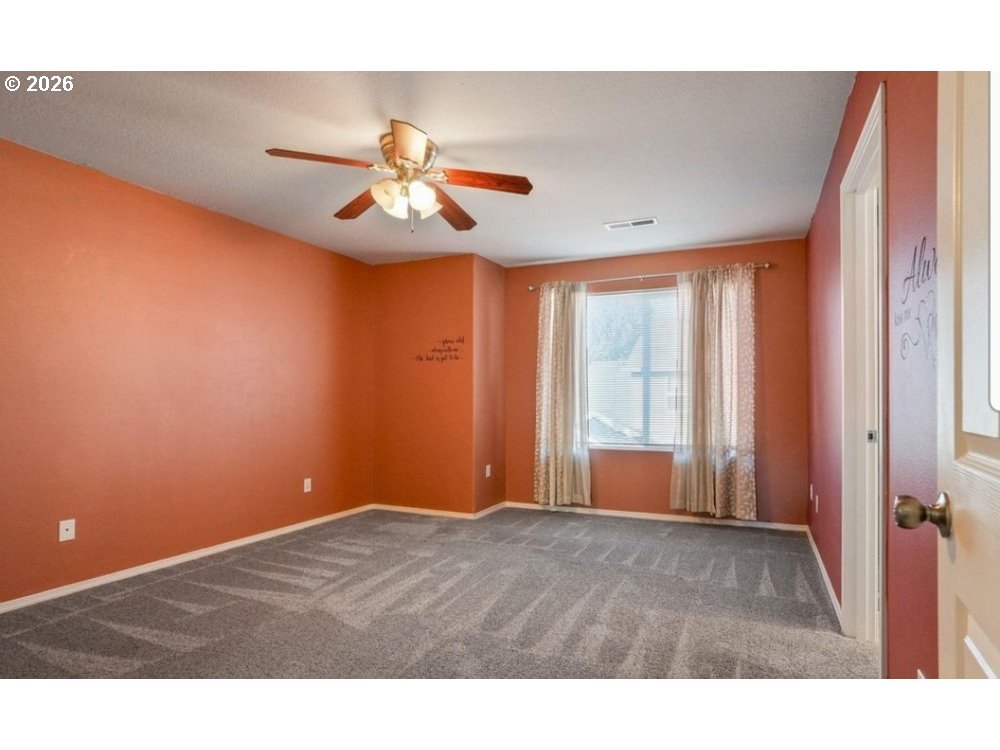 216 CHURCHILL DOWNS ST SE