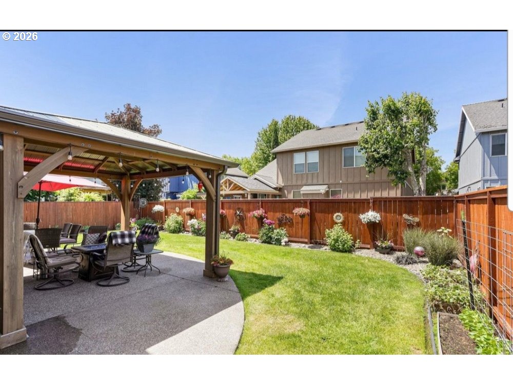 216 CHURCHILL DOWNS ST SE