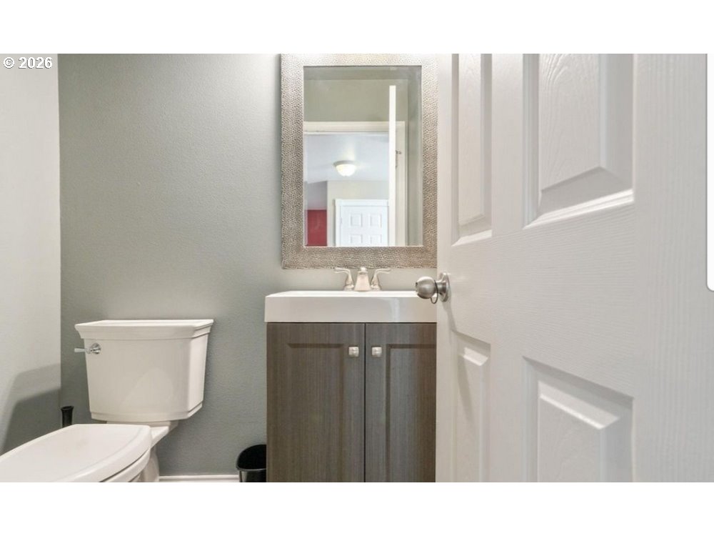 216 CHURCHILL DOWNS ST SE