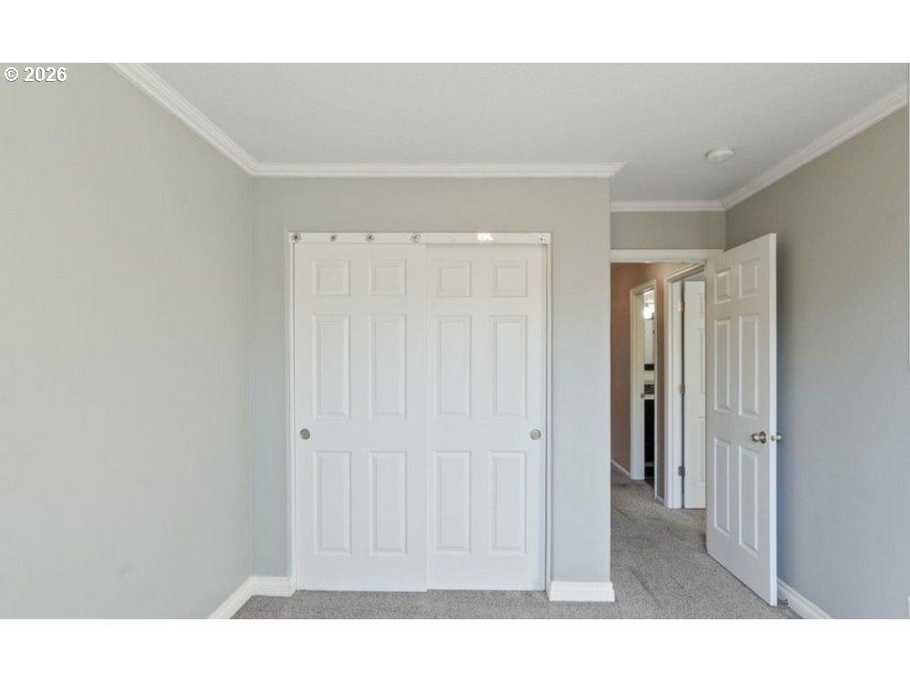 216 CHURCHILL DOWNS ST SE