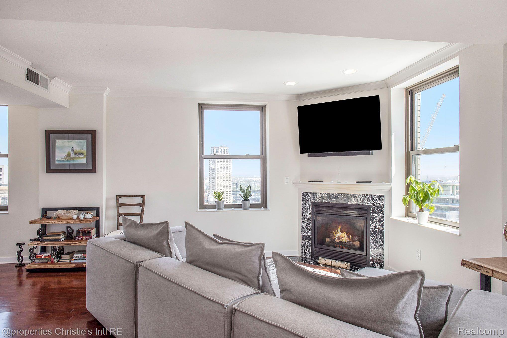 1135 Shelby Street Unit: 2412