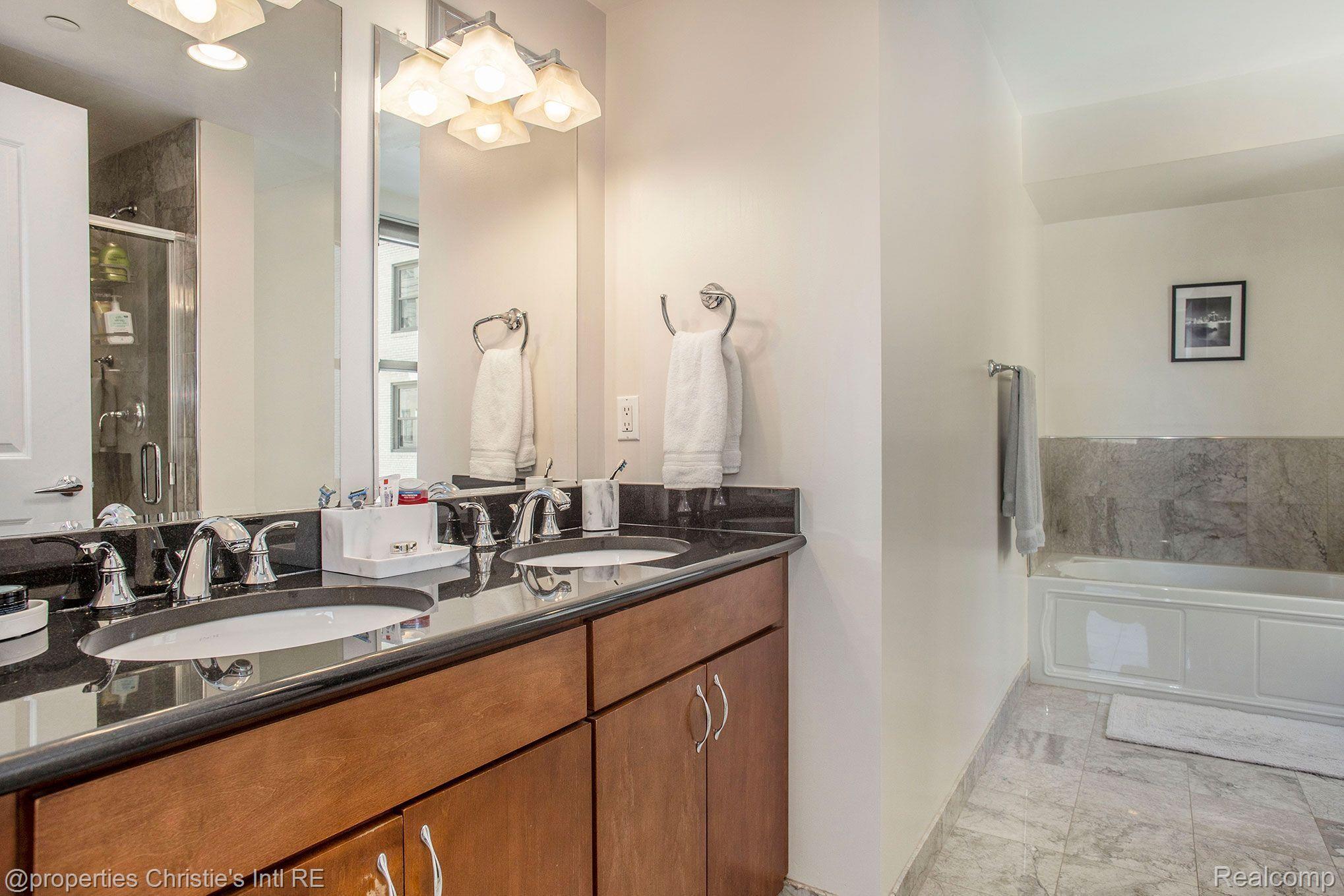 1135 Shelby Street Unit: 2412