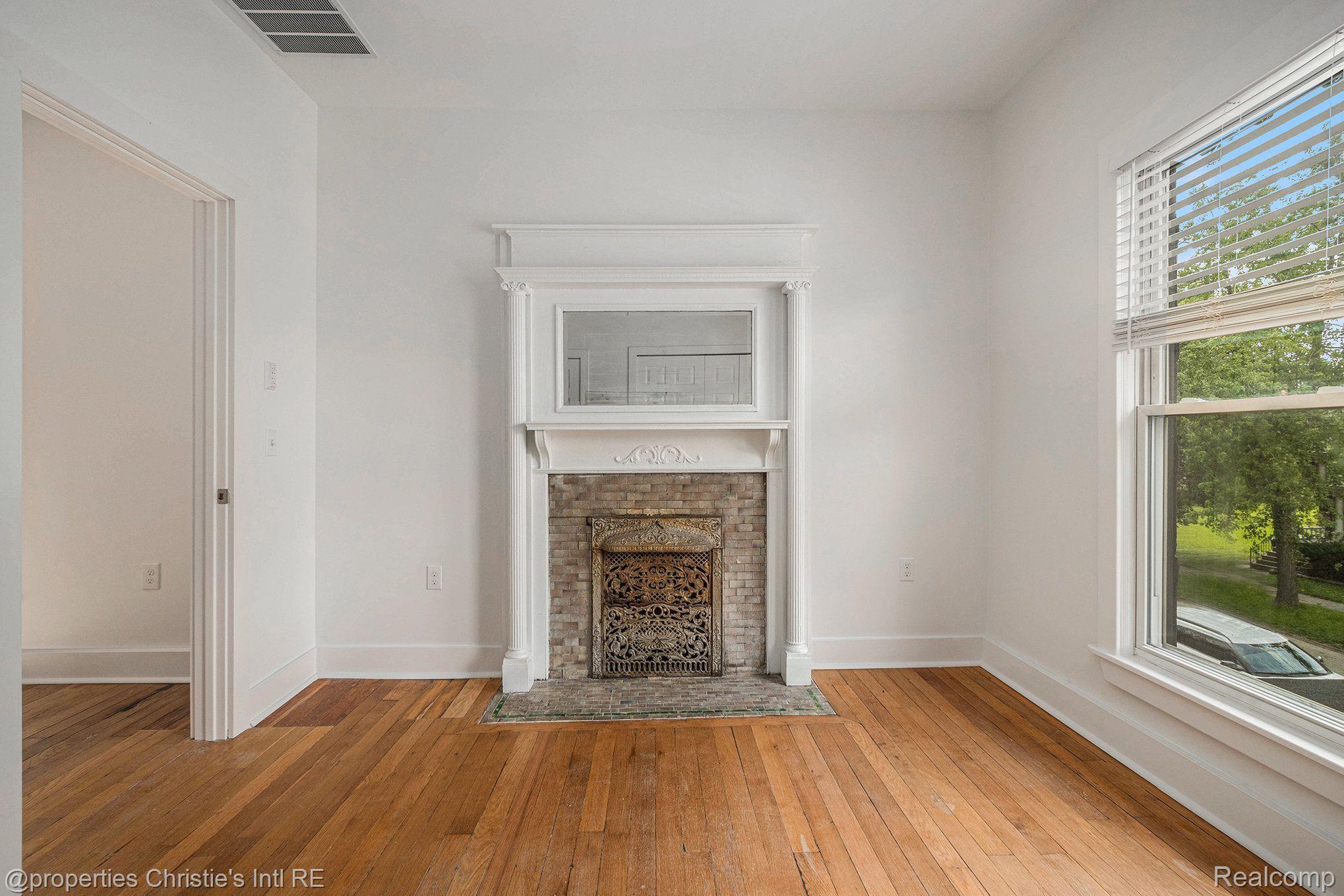 89 W PHILADELPHIA Street Unit: 5