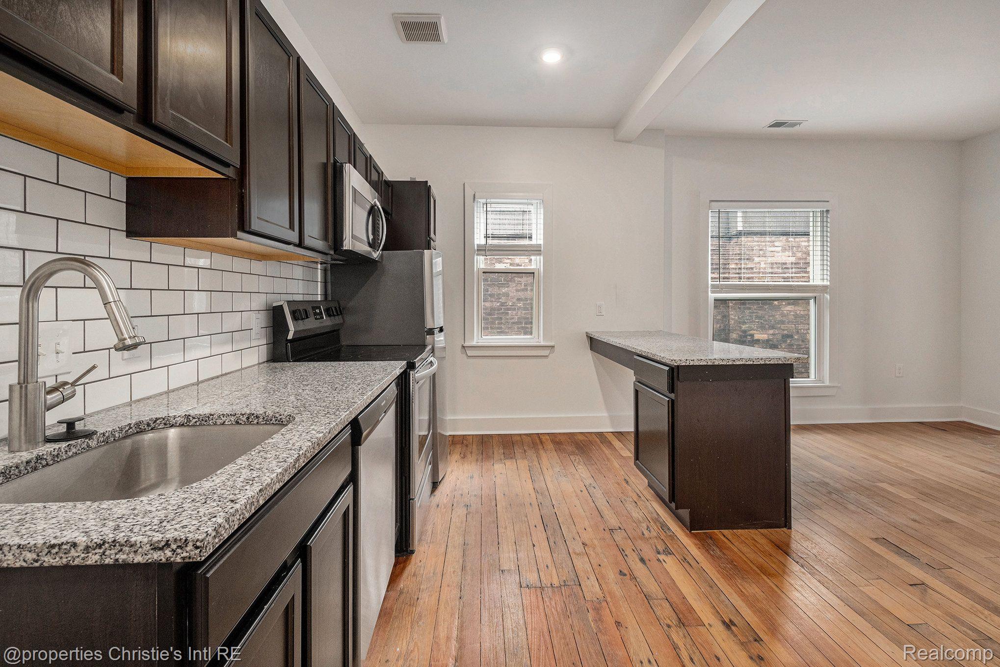 89 W PHILADELPHIA Street Unit: 5