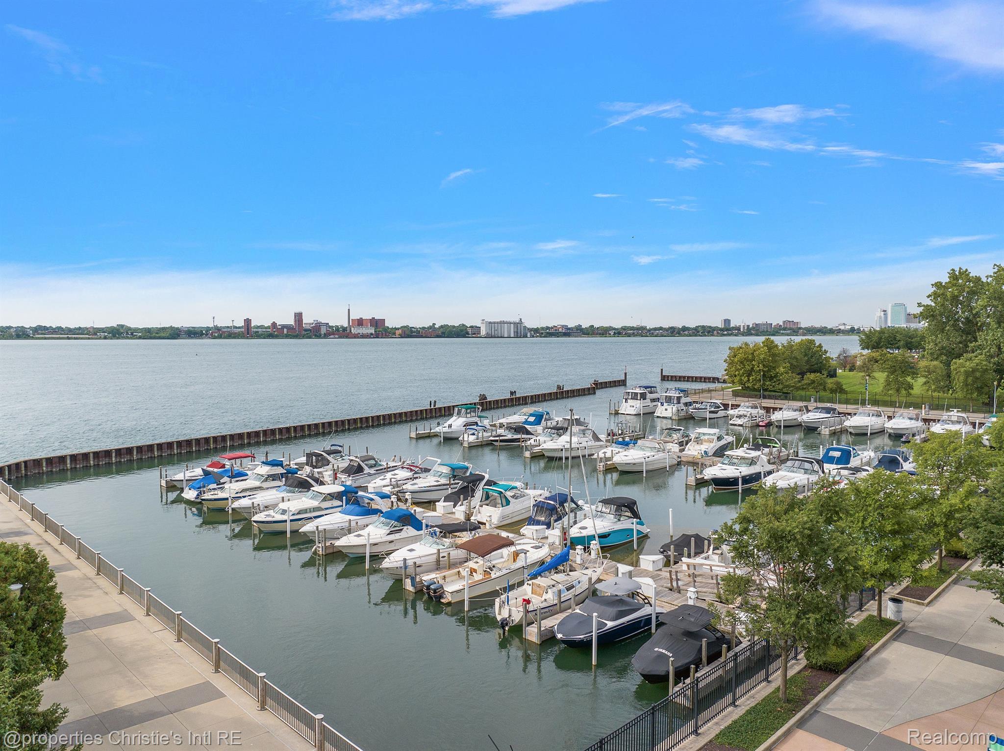 3320 Spinnaker Lane Unit: 9B