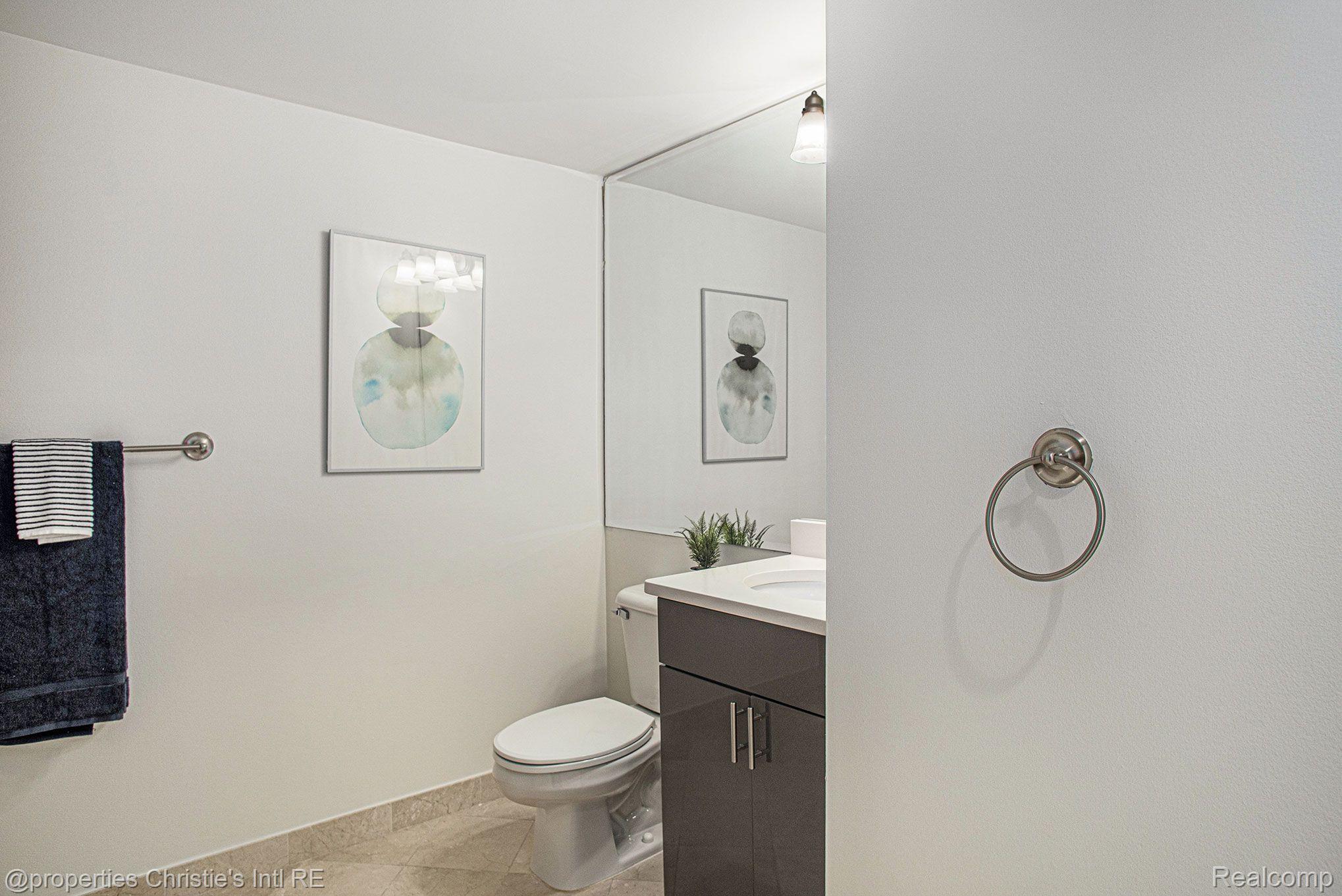 3320 Spinnaker Lane Unit: 9B