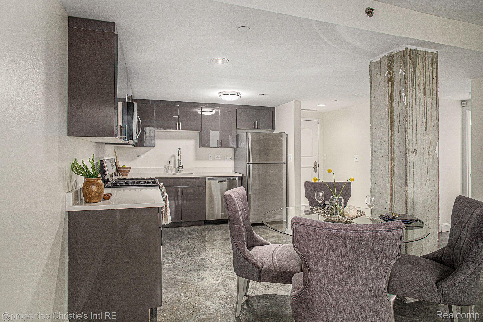 3320 Spinnaker Lane Unit: 9B