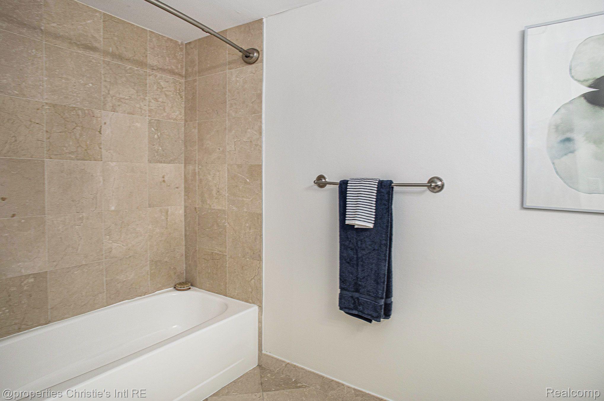 3320 Spinnaker Lane Unit: 9B