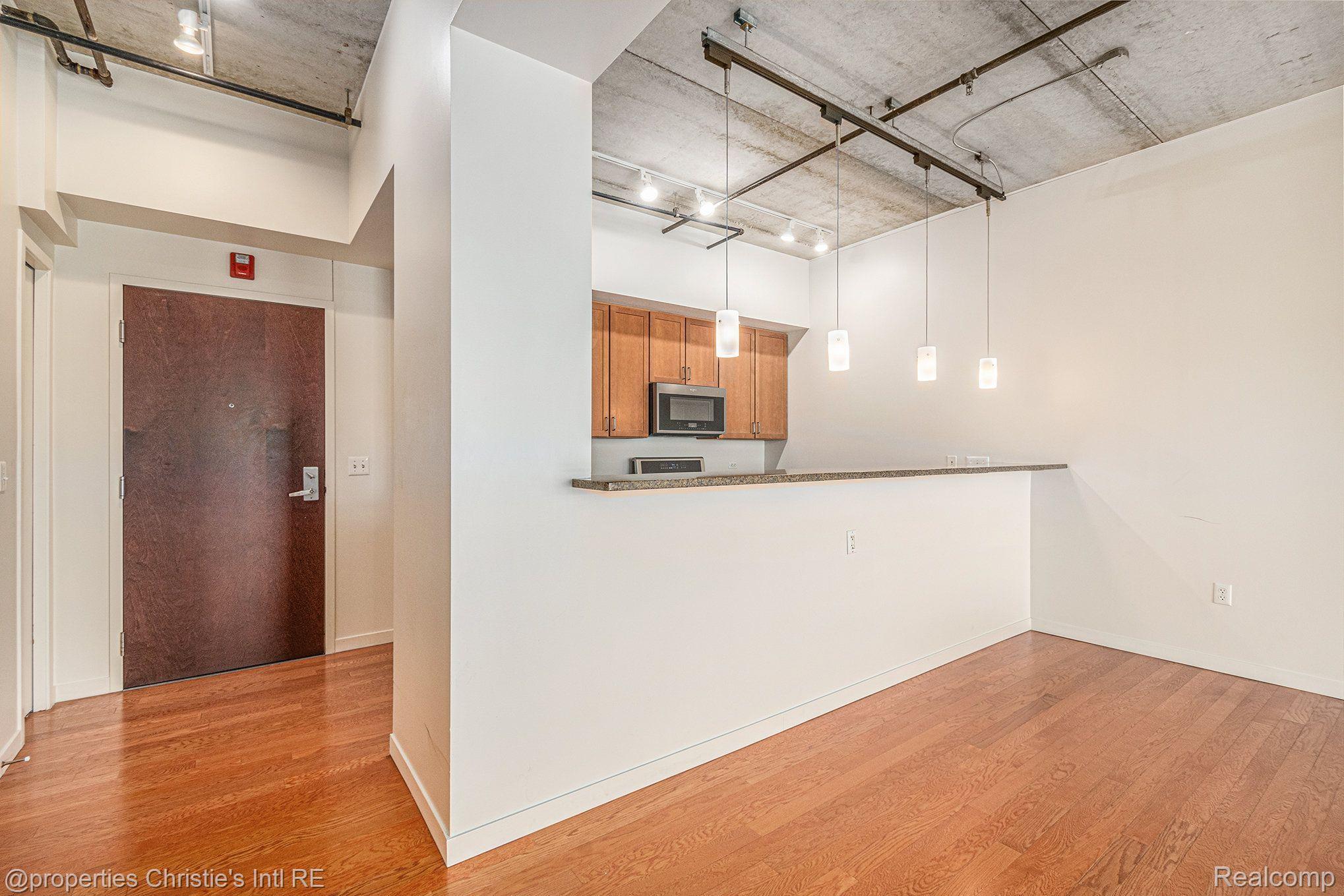 3670 WOODWARD Avenue Unit: 412