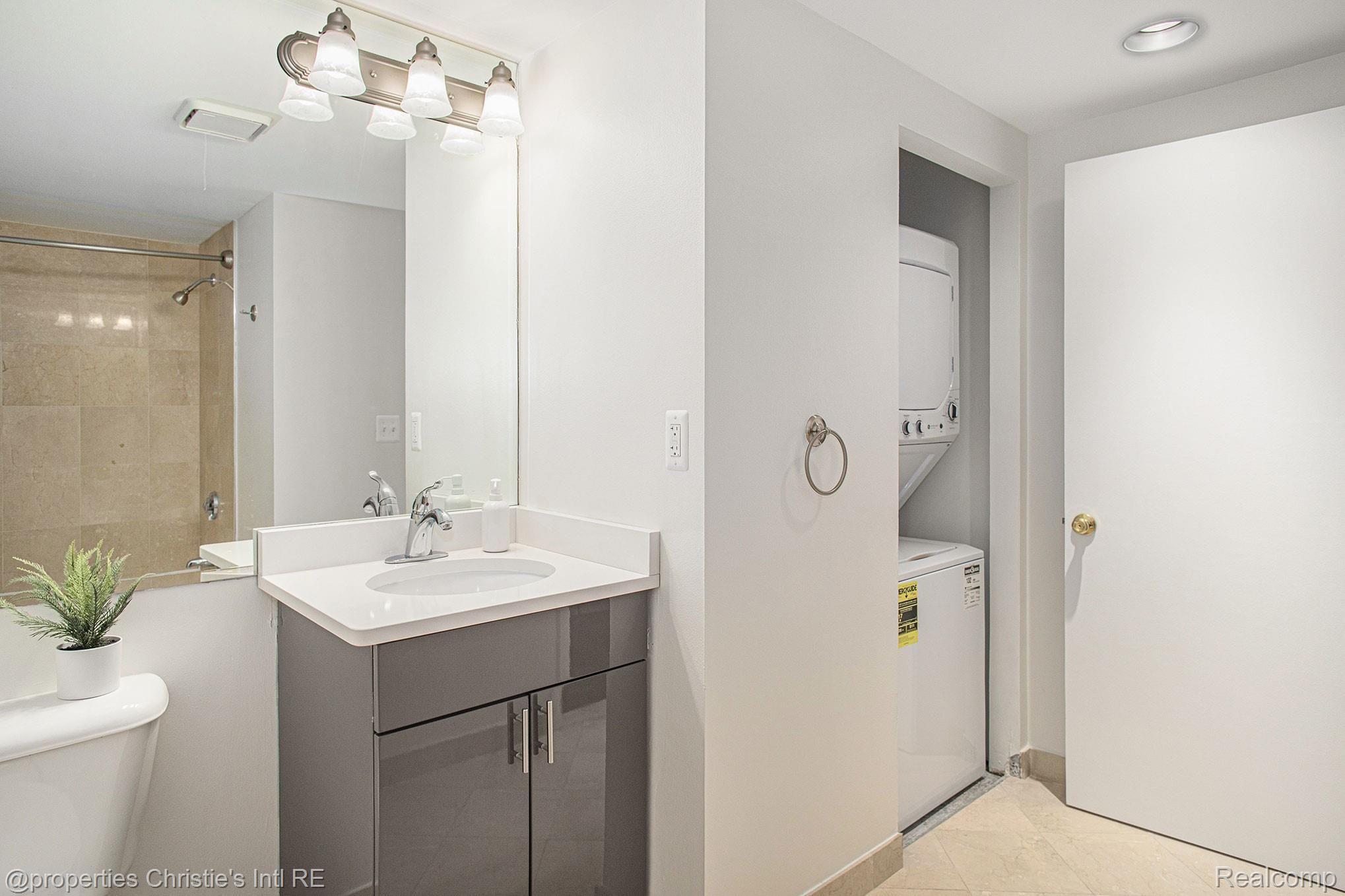 3320 Spinnaker Lane Unit: 4B