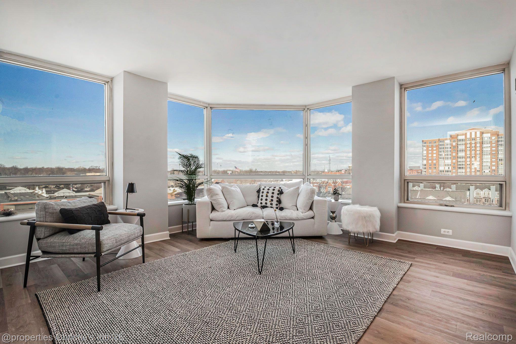 3320 SPINNAKER Lane Unit: 8A