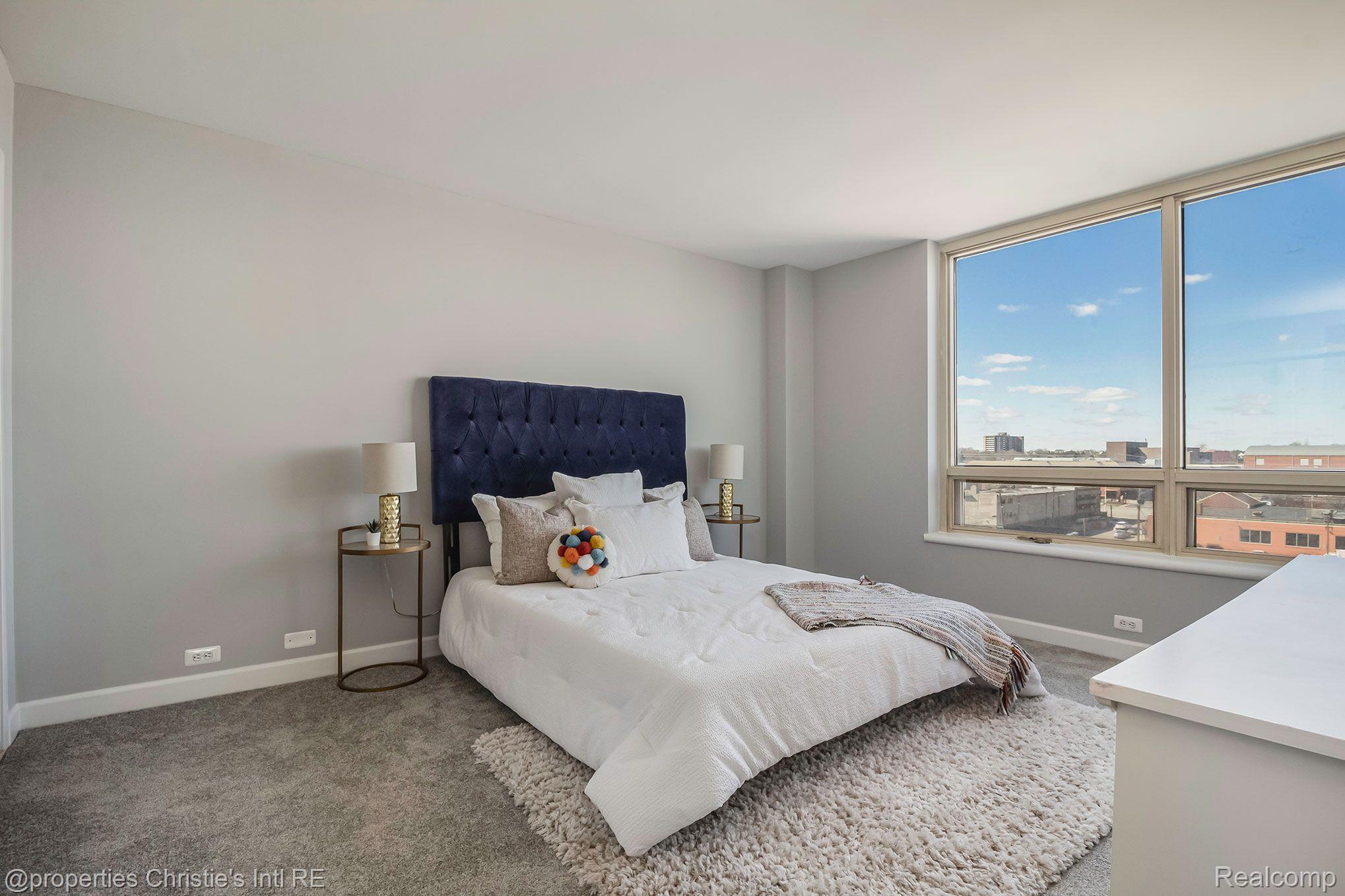 3320 SPINNAKER Lane Unit: 8A