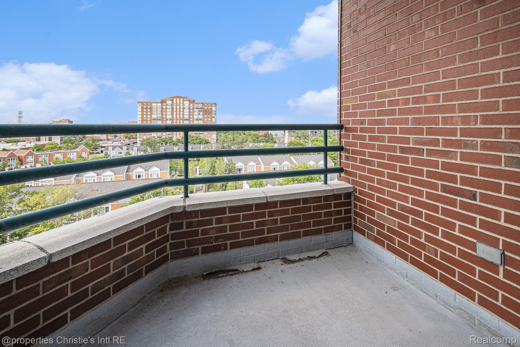 3320 SPINNAKER Lane Unit: 8A