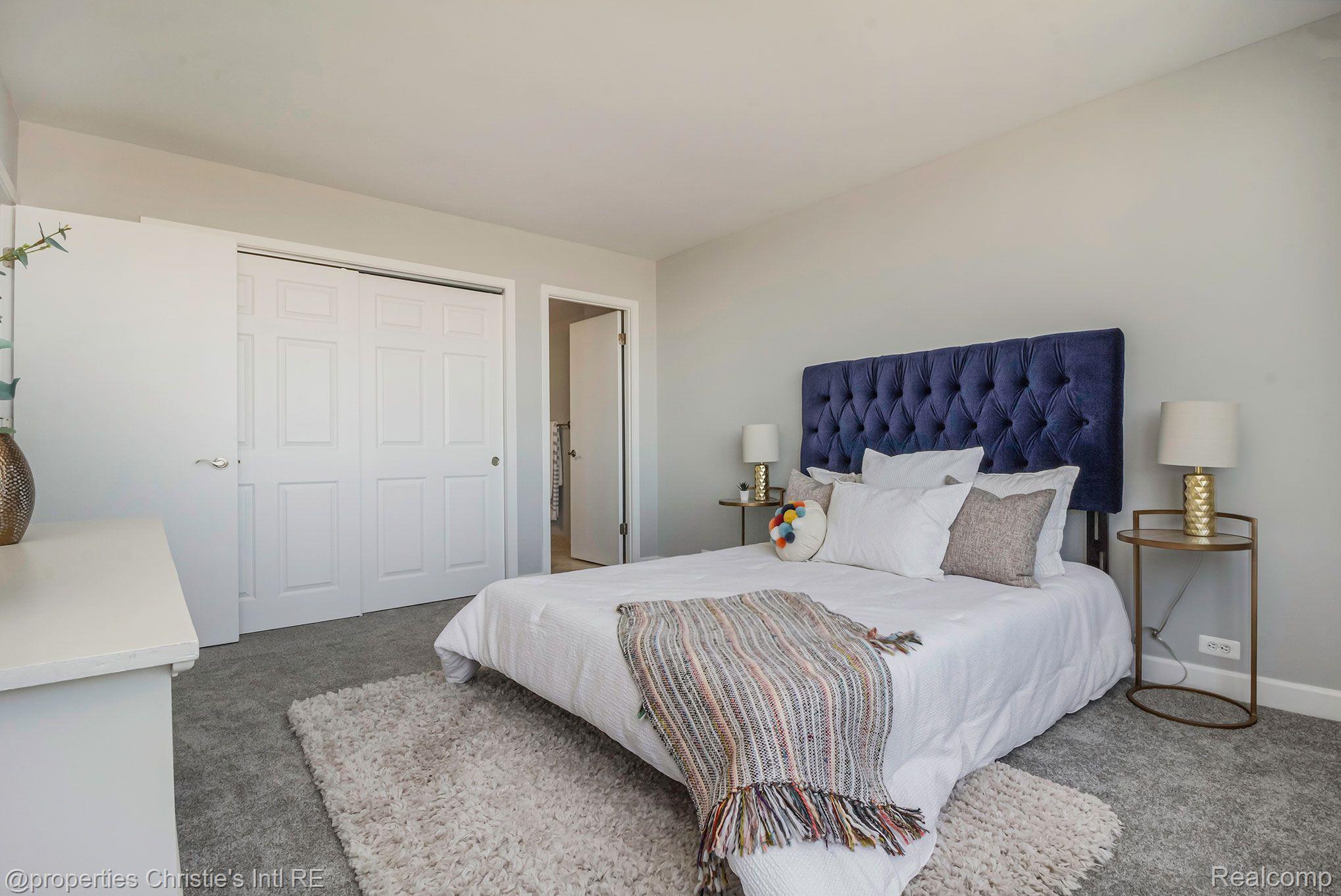 3320 SPINNAKER Lane Unit: 8A