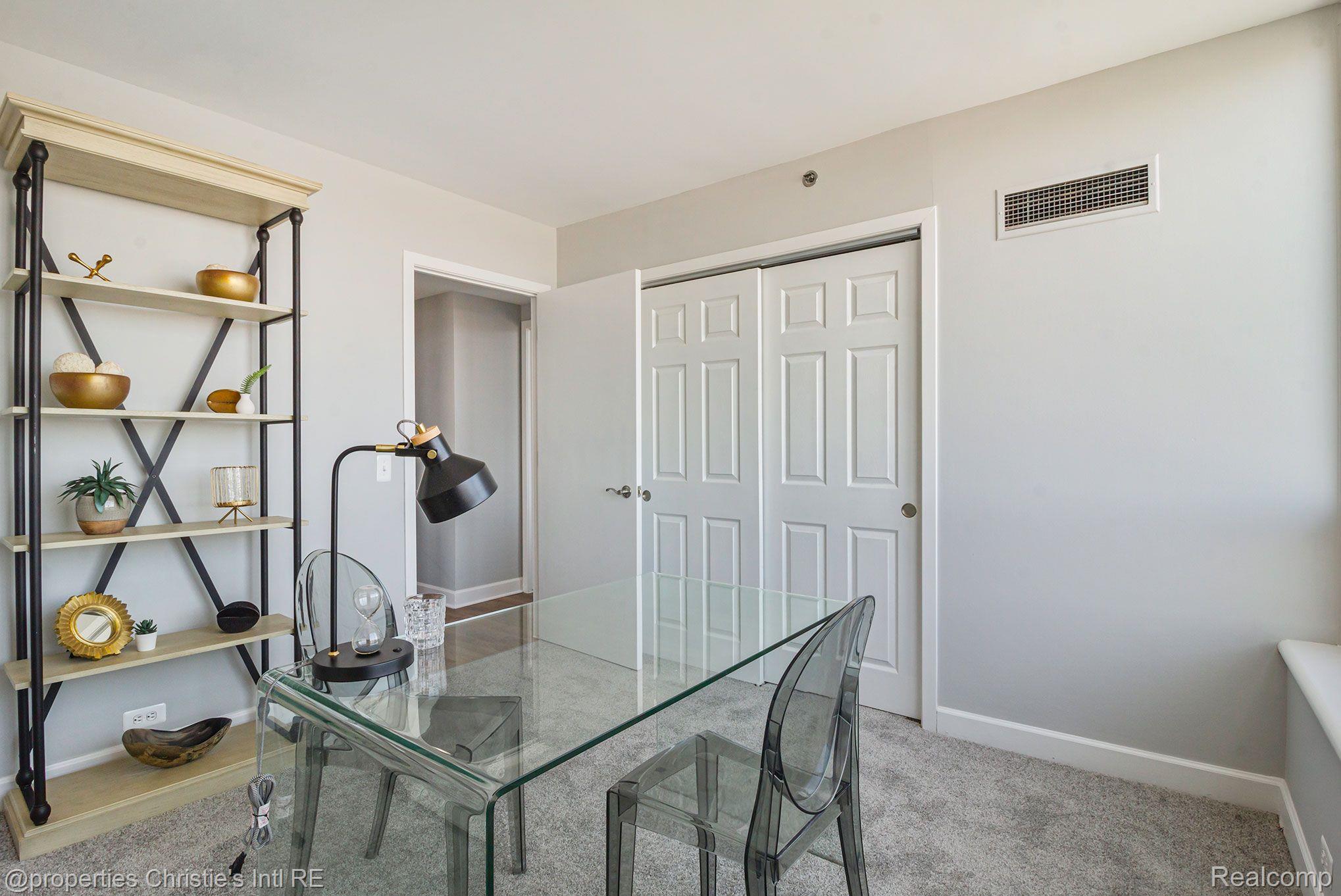 3320 SPINNAKER Lane Unit: 8A