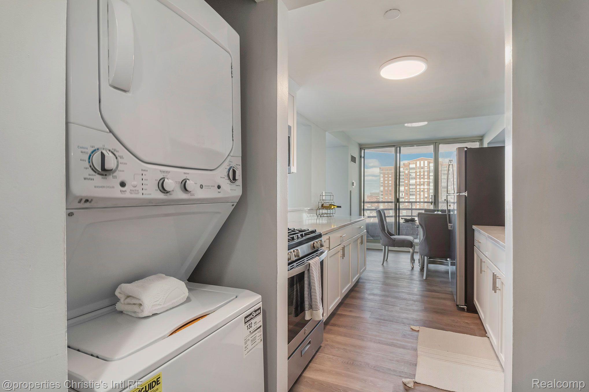 3320 SPINNAKER Lane Unit: 8A