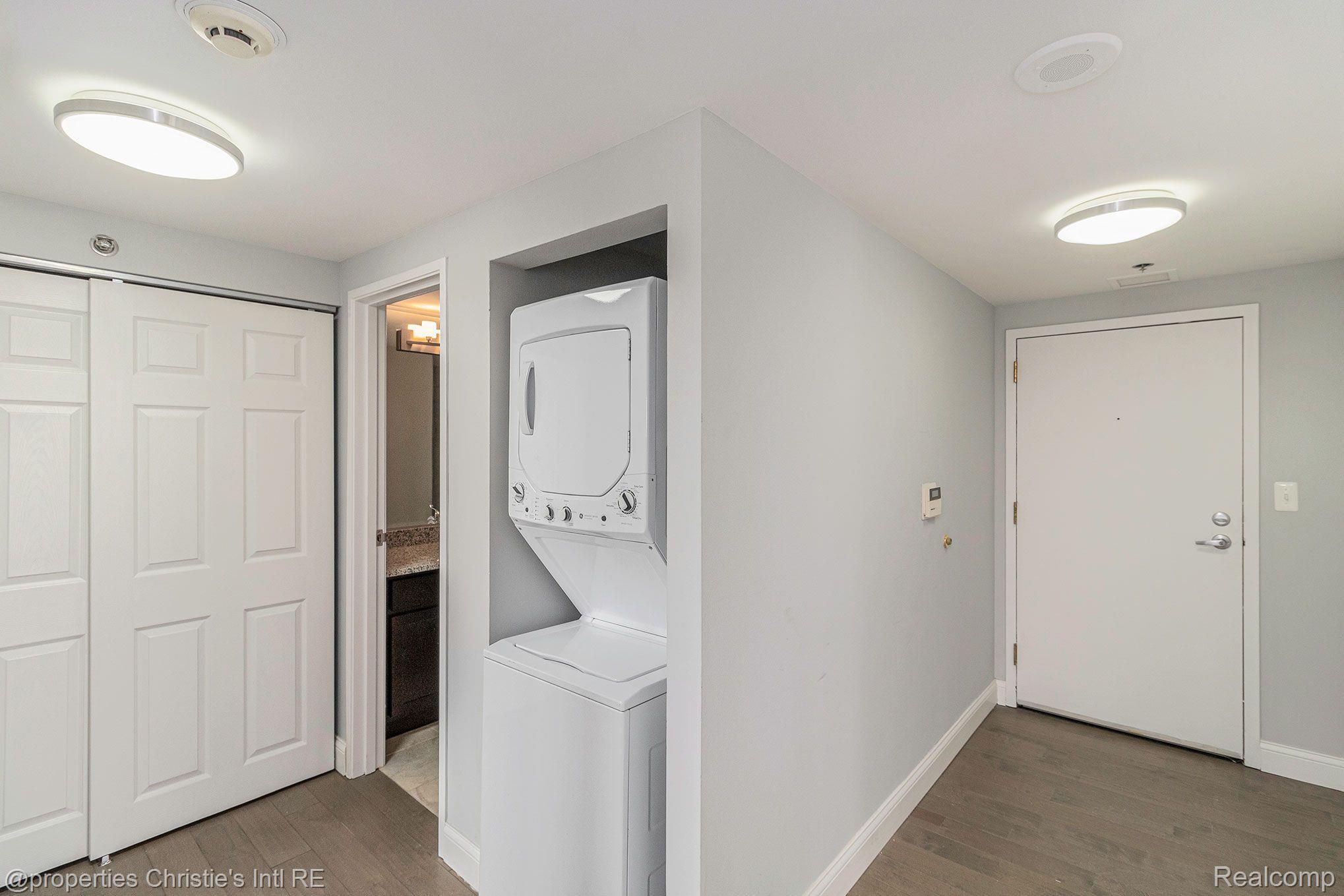 250 E Harbortown Drive 504