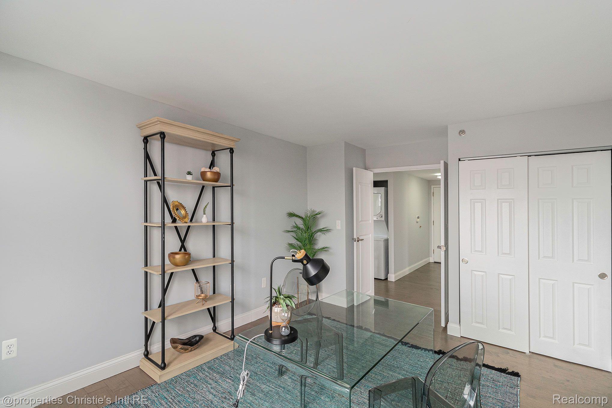 250 E Harbortown Drive 504