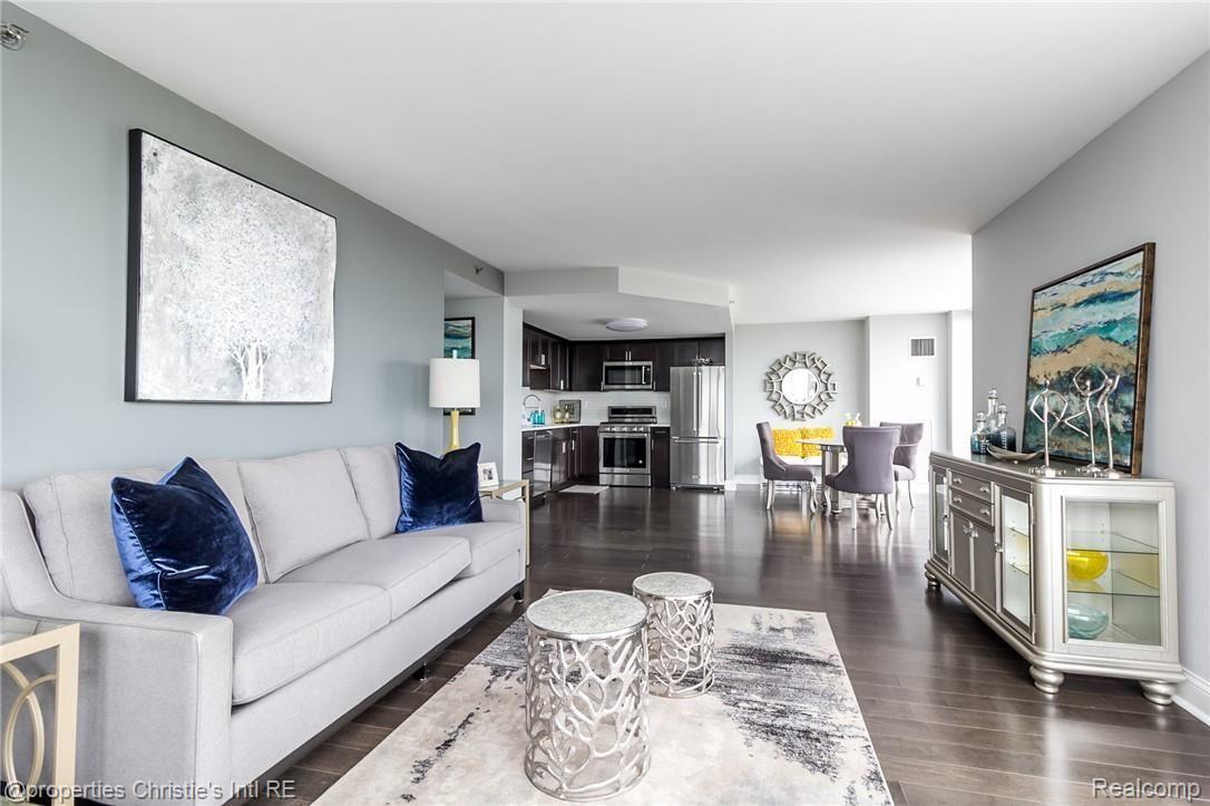 250 E Harbortown Drive 1304