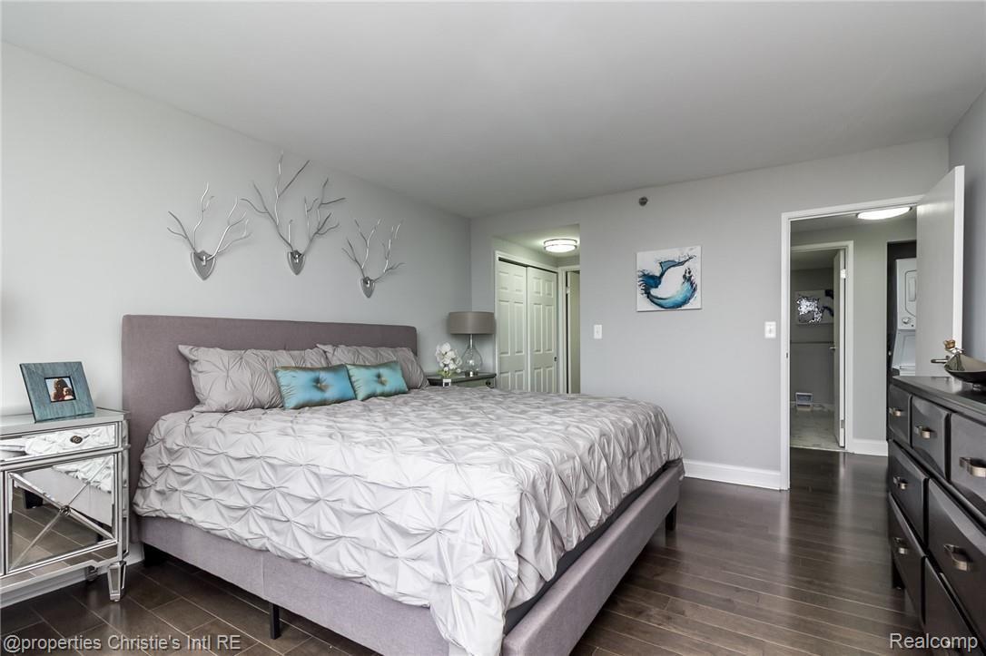 250 E Harbortown Drive 1304
