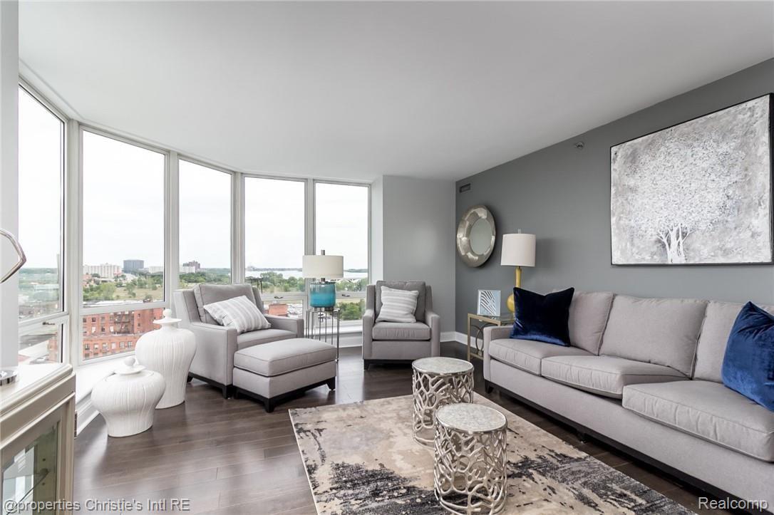 250 E Harbortown Drive 1304