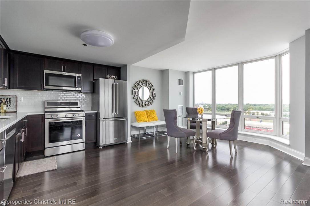 250 E Harbortown Drive 1304