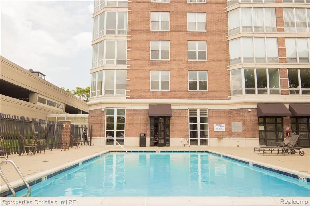 250 E Harbortown Drive 1304