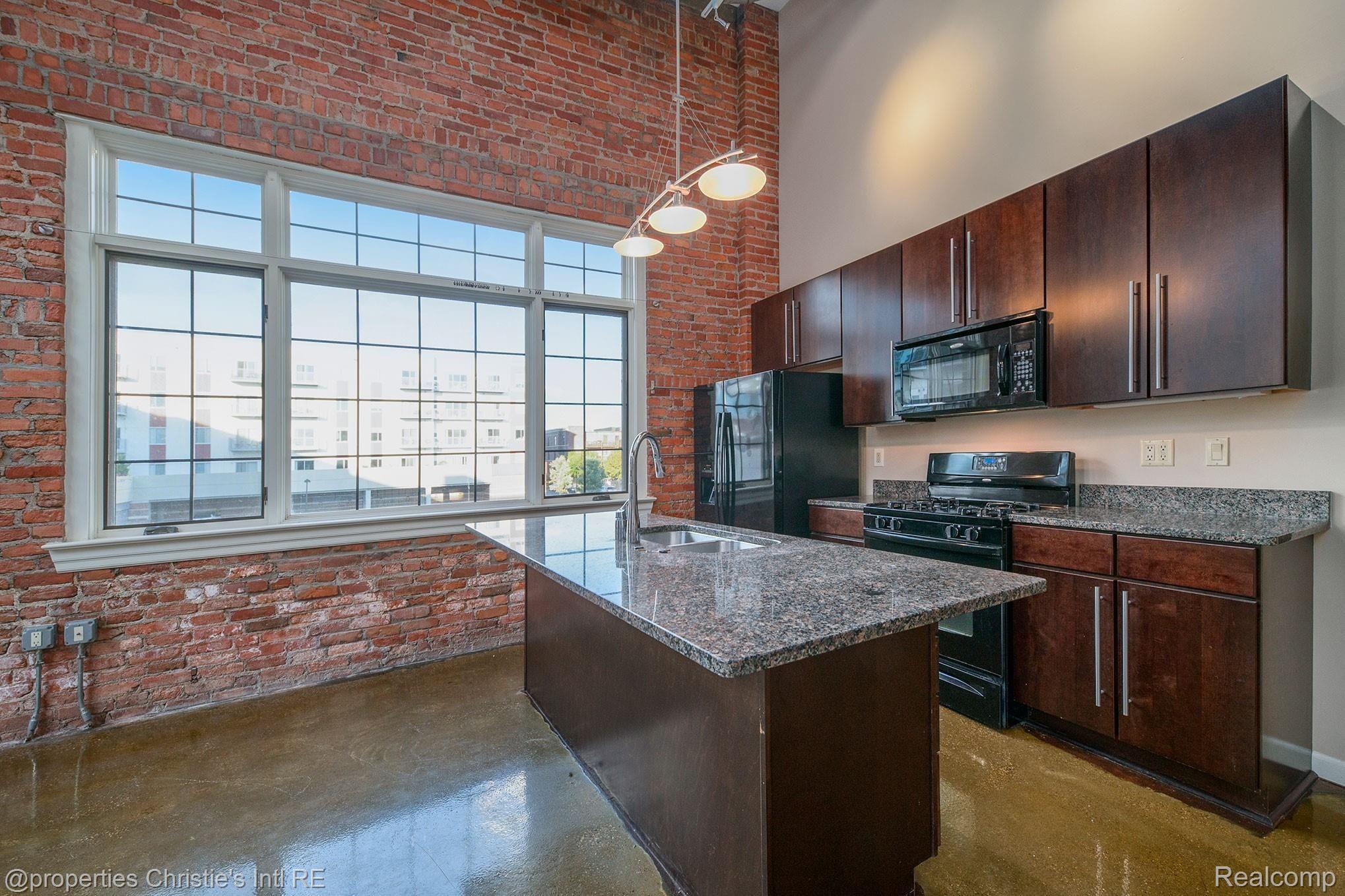 3100 Woodward Avenue 206